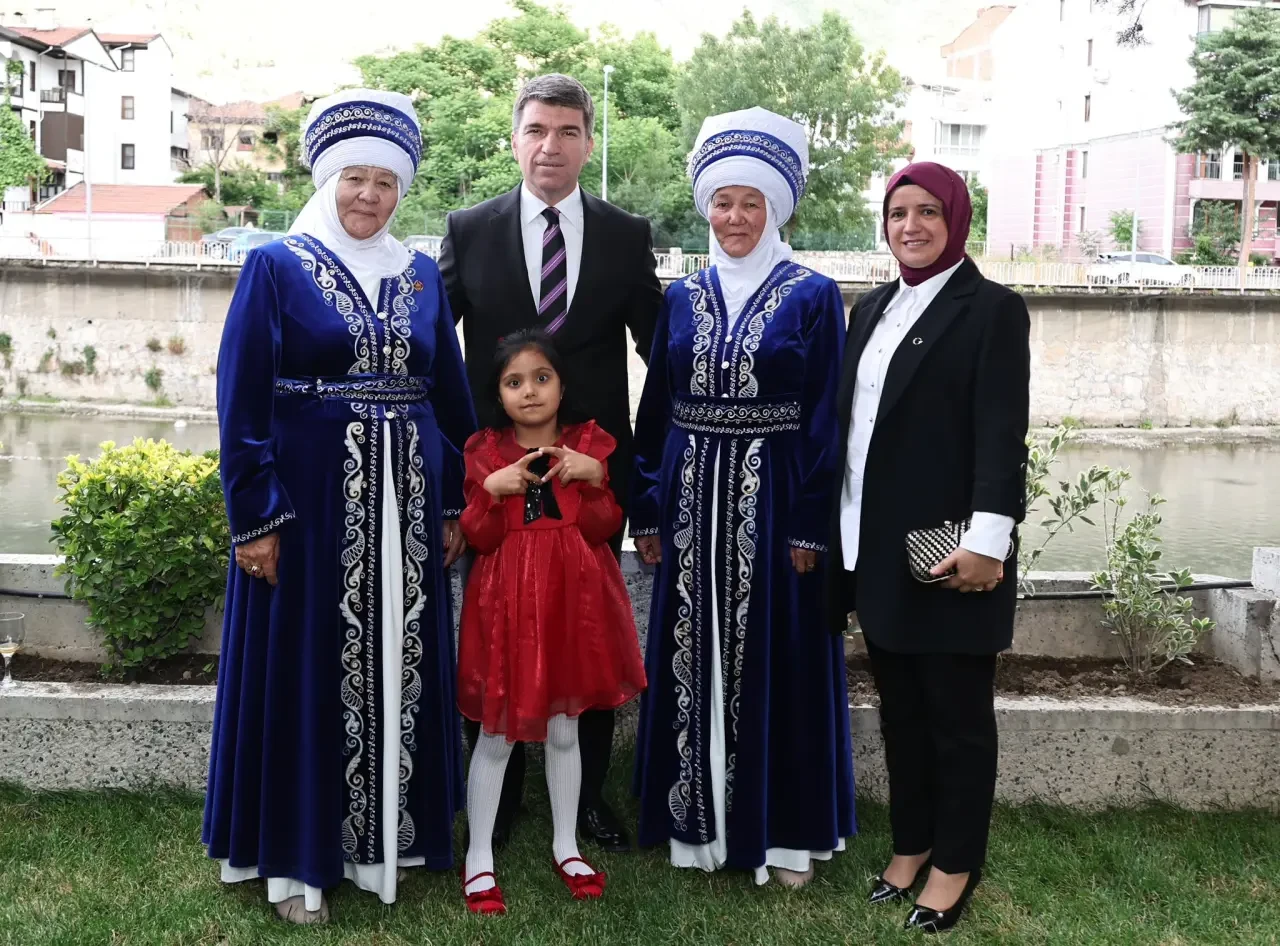 Amasya Valisi Önder Bakan, Halk Dansları Ekiplerini Ağırladı 4