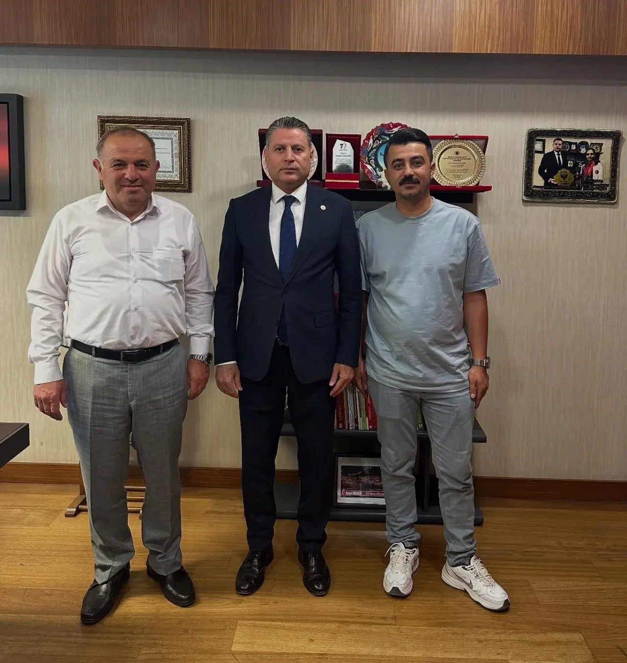 TBMM’de Amasyalı Dayanışması: Karagöz’e Ziyaretler Yoğun İlgiyle Gerçekleşti 3