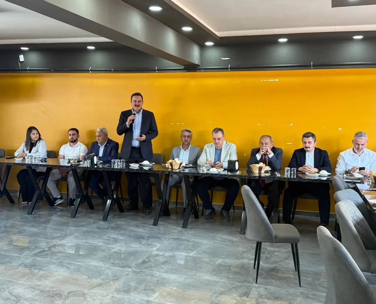 AK Parti Amasya Milletvekilleri İlçe Teşkilatlarıyla Bayramlaştı 1