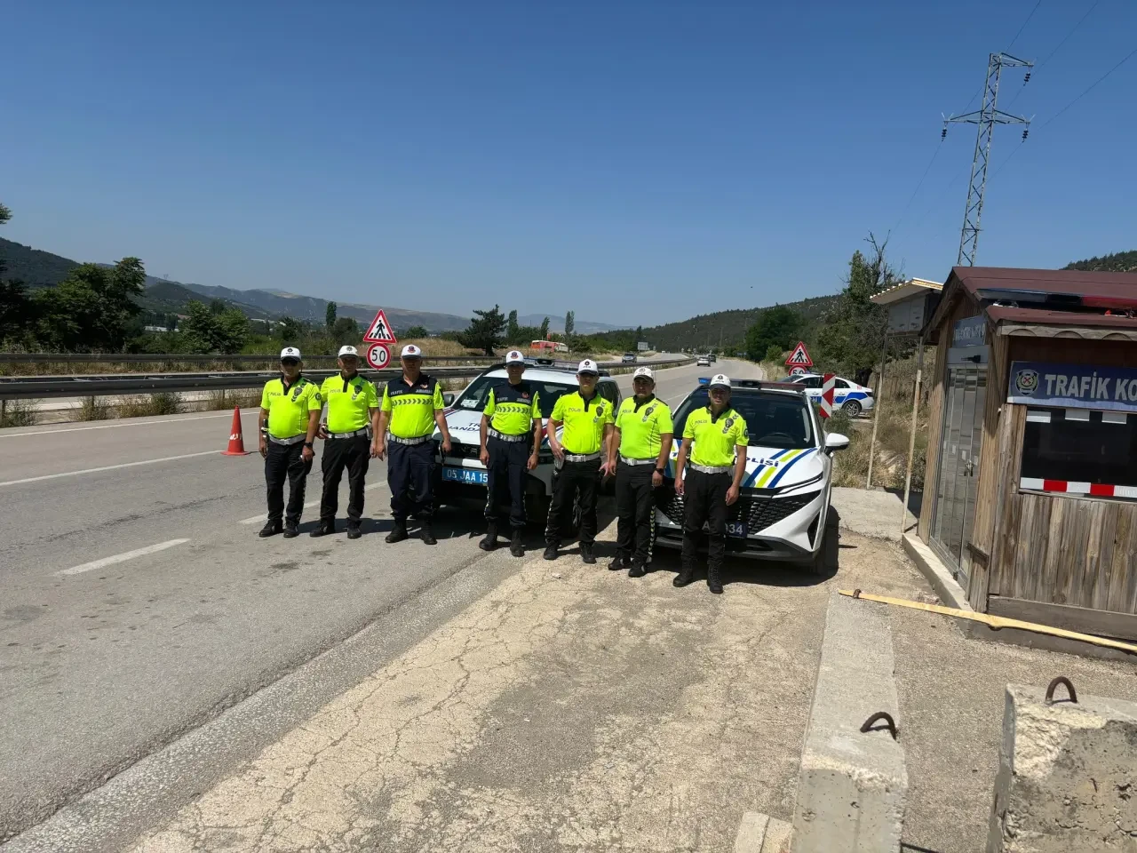 Amasya İl Emniyet Müdürlüğü’nden Bayramda Trafik Güvenliği Uyarısı 4
