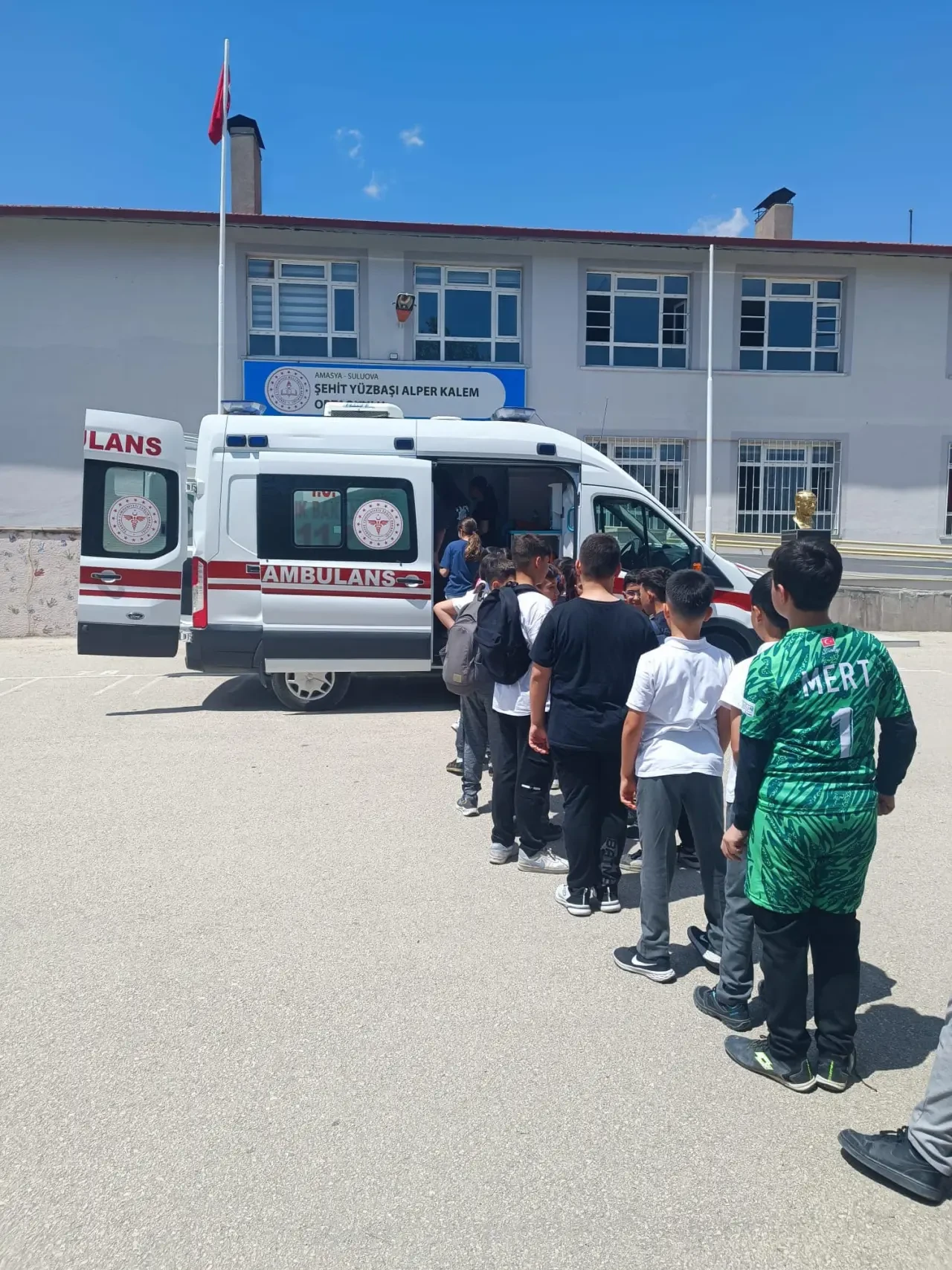 Suluova’da “Yaşama Yol Ver” Eğitimi: Ortaokul Öğrencileri 112’nin Hayati Önemini Öğrendi 4