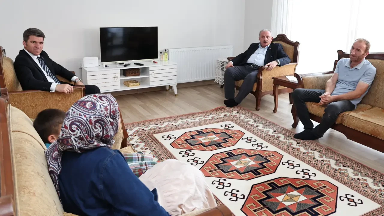 Prof. Dr. Mustafa Şentop ve Vali Önder Bakan’dan Depremzede Aileye Anlamlı Ziyaret 2