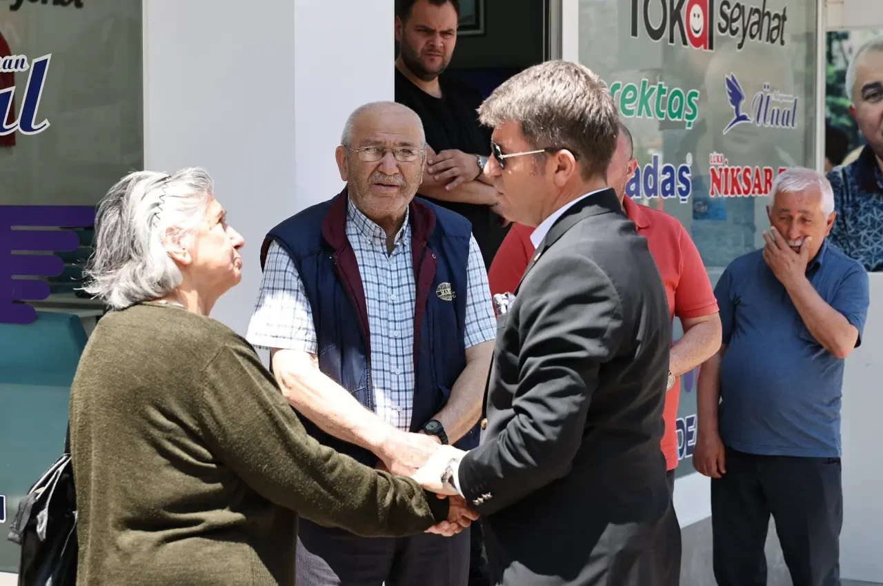 Vali Önder Bakan Amasya’da Esnaf ve Vatandaşlarla Buluştu 3