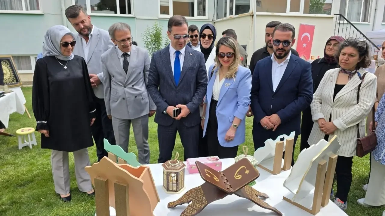 Suluova’da Genç Yeteneklerden El Sanatları Sergisi! 4
