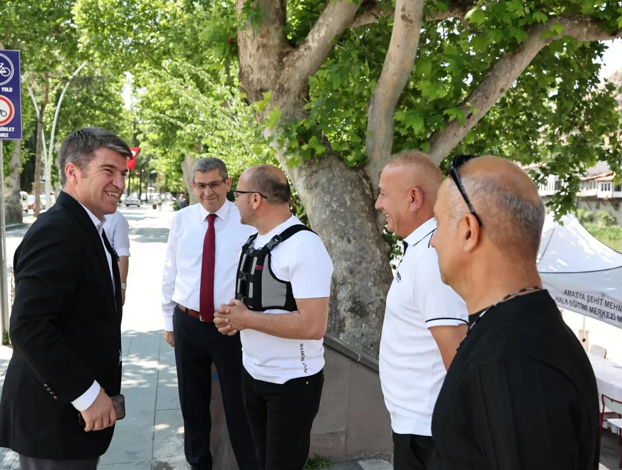 Vali Önder Bakan Amasya’da Esnaf ve Vatandaşlarla Buluştu 2