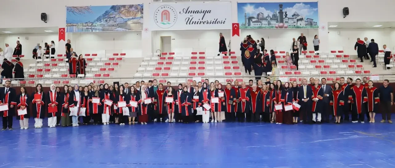 Amasya Üniversitesi’nde Başarı Belgeleri Sahiplerini Buldu 1