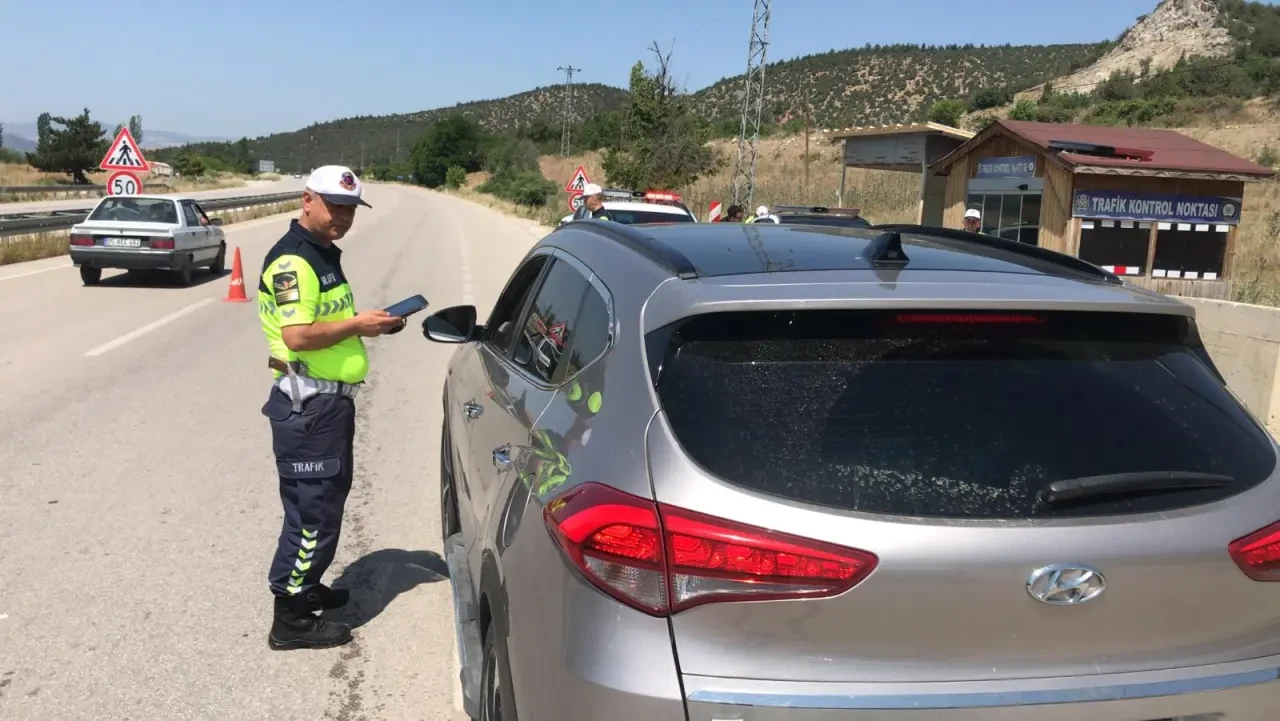 Amasya İl Emniyet Müdürlüğü’nden Bayramda Trafik Güvenliği Uyarısı 2