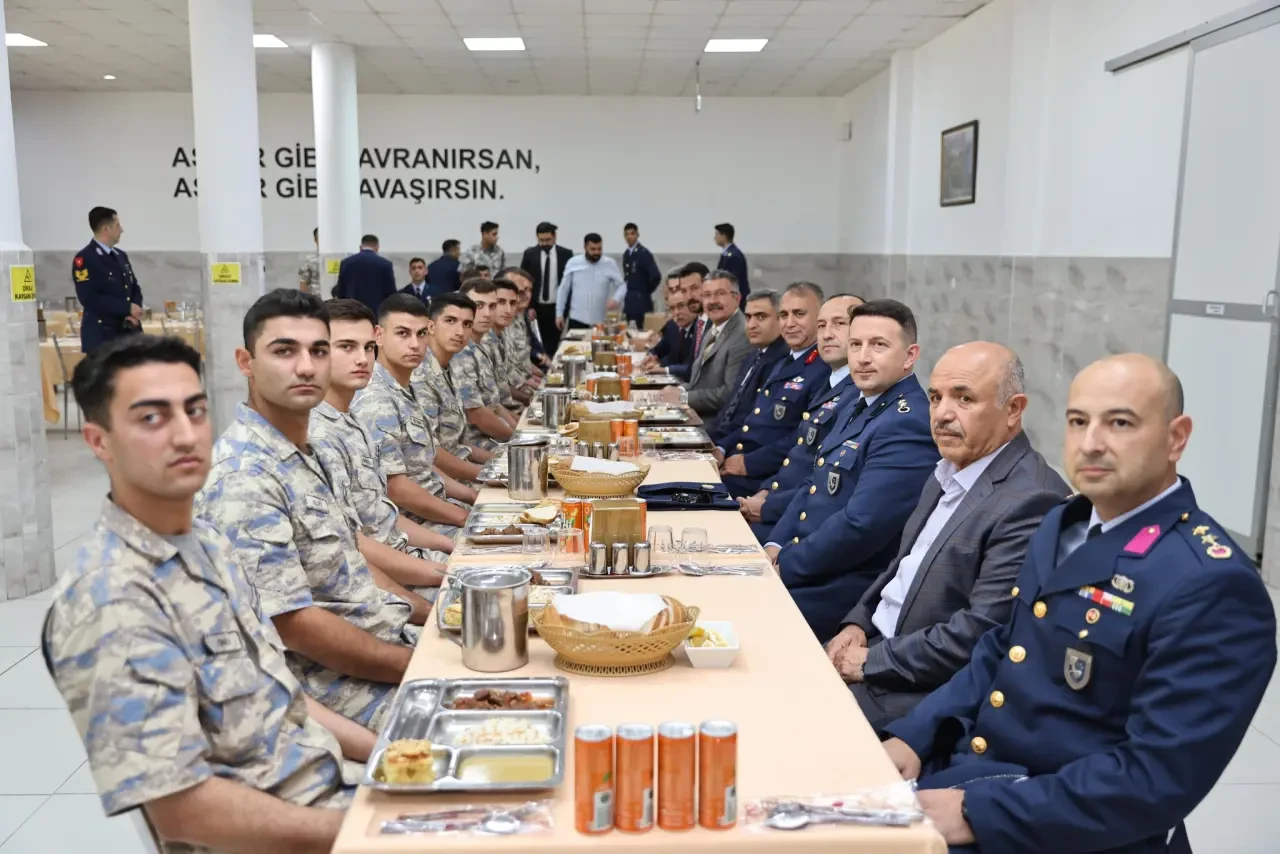 Merzifon Kaymakamı Karaaslan’dan Bayramlaşma Ziyaretleri 4