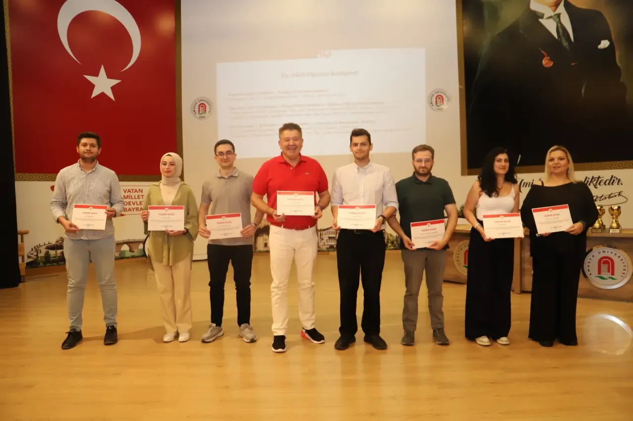 Amasya Üniversitesi’nde Şenlik Coşkusu Ödüllerle Taçlandı: 16. Bilim, Kültür, Sanat ve Spor Şenlikleri Sona Erdi 4