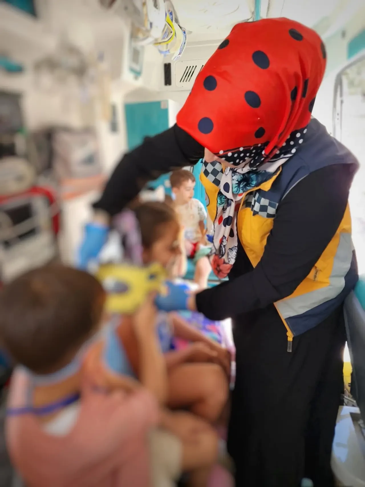 Anaokulu Öğrencilerinden Ambulans Ekibine Anlamlı Ziyaret! 4