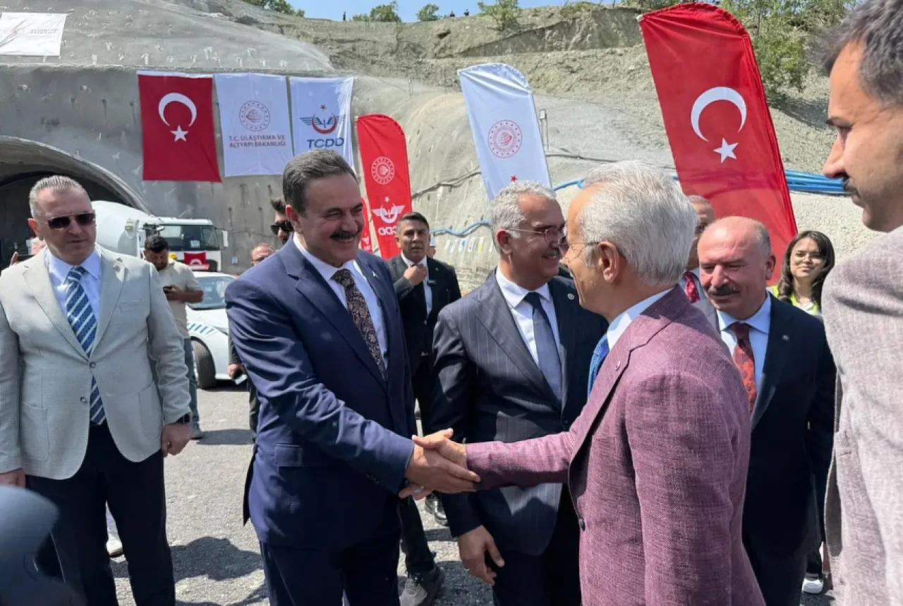 Ankara-Samsun Hızlı Tren Hattında İlk Kazma Vuruldu! 3