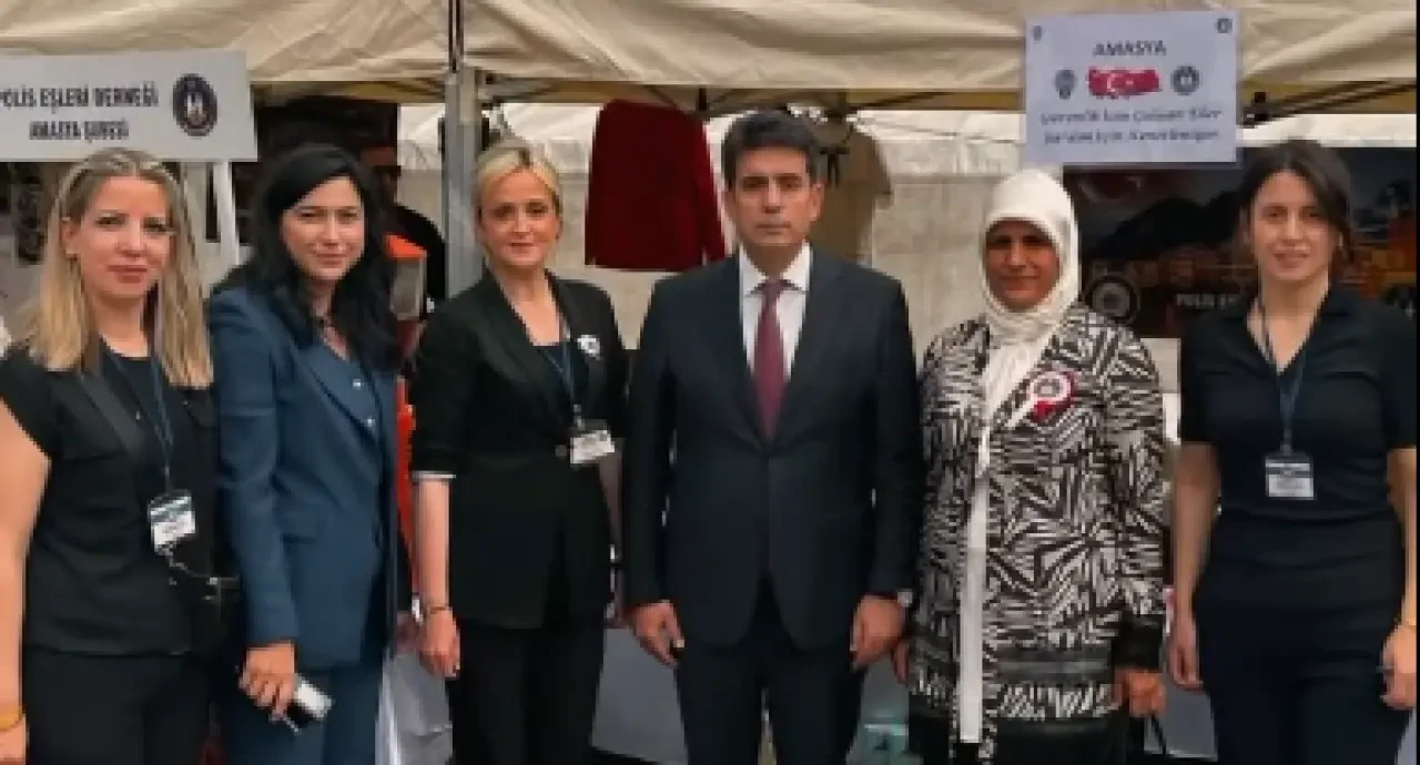 Polis Eşleri Derneği Amasya Şubesi'nden Dayanışma Dolu Kermes 1