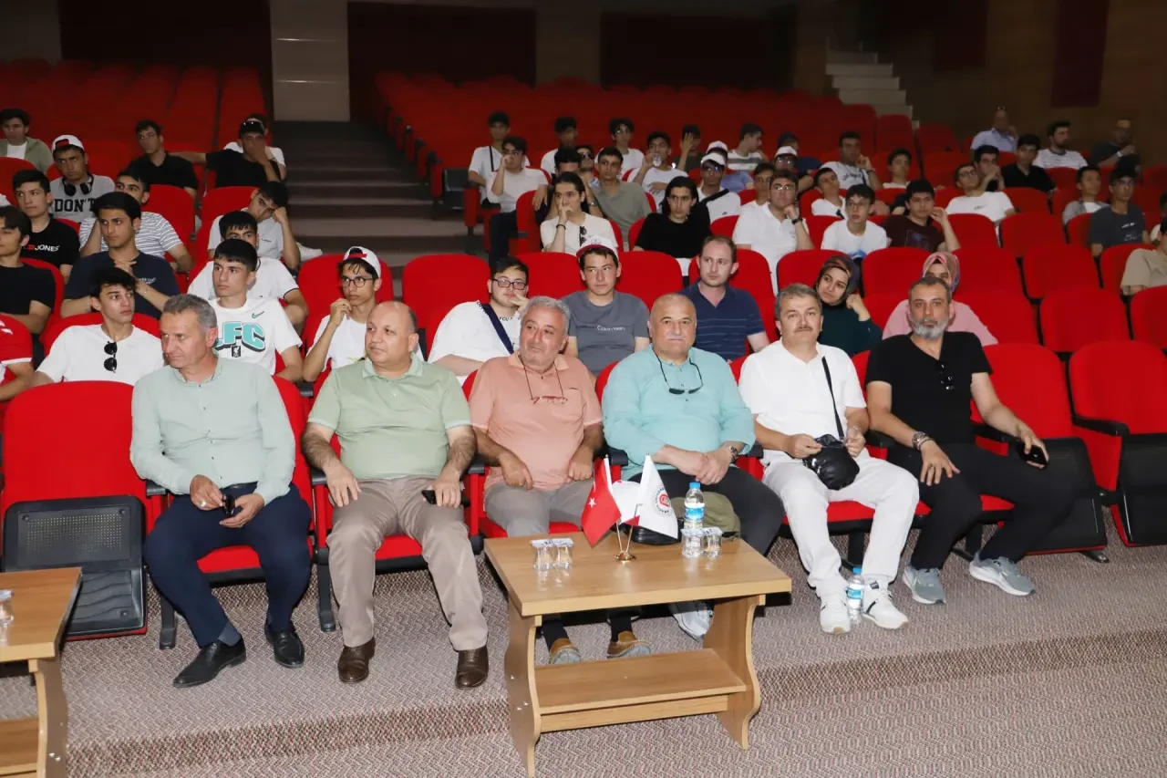 Amasya Üniversitesi’nde “Ruha Şifa Hoş Sada” Konferansı Yoğun İlgi Gördü 1