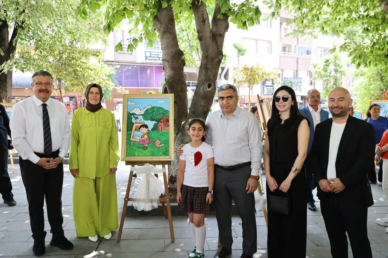 BİLSEM’den Sanat Dolu Yıl Sonu Sergisi: Öğrencilerden Göz Dolduran Eserler 3