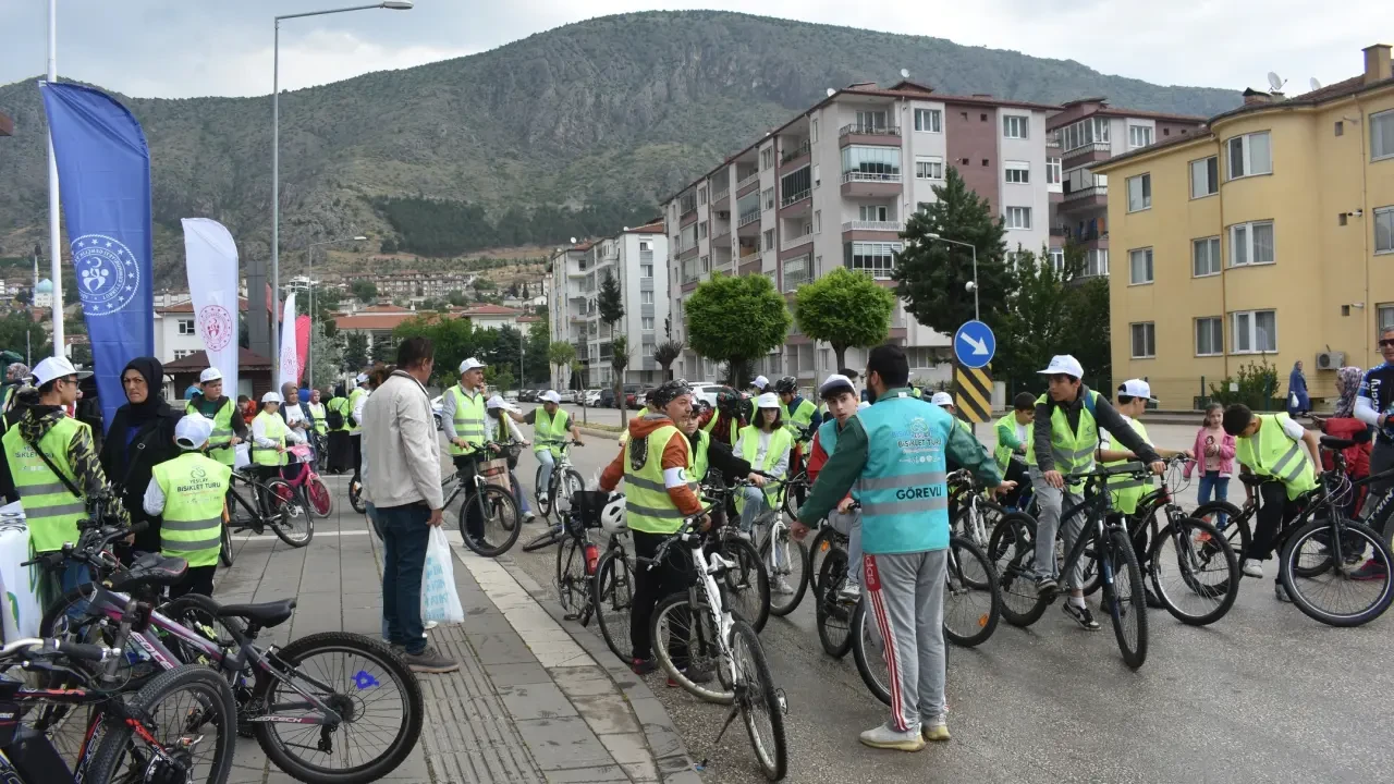 Amasya’da 12. Yeşilay Bisiklet Turu Coşkusu 4