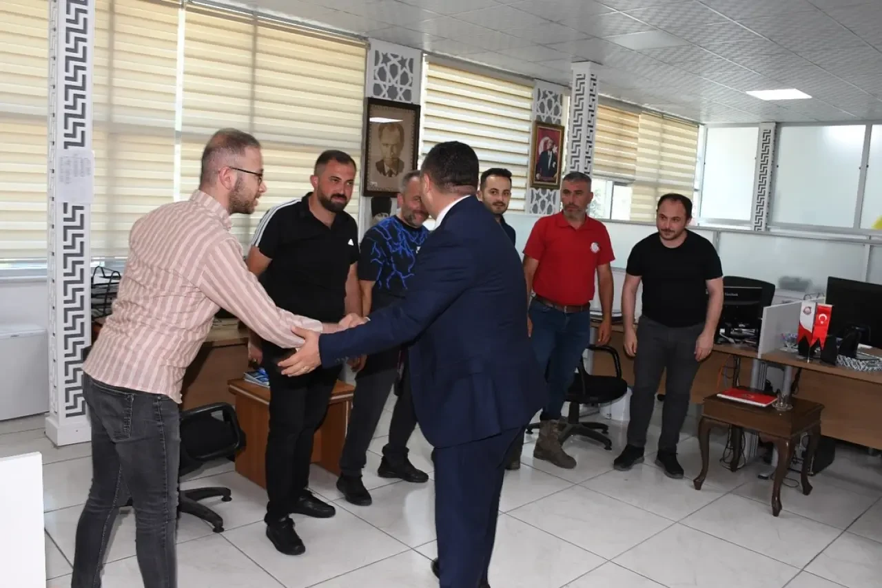 Başkan Sevindi, Amasya Belediyesi Çalışanlarıyla Bayramlaştı 4