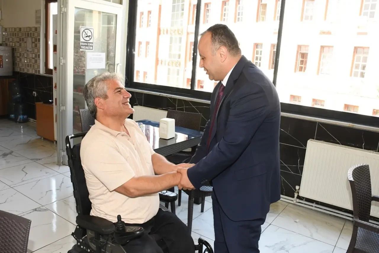 Başkan Sevindi, Amasya Belediyesi Çalışanlarıyla Bayramlaştı 2