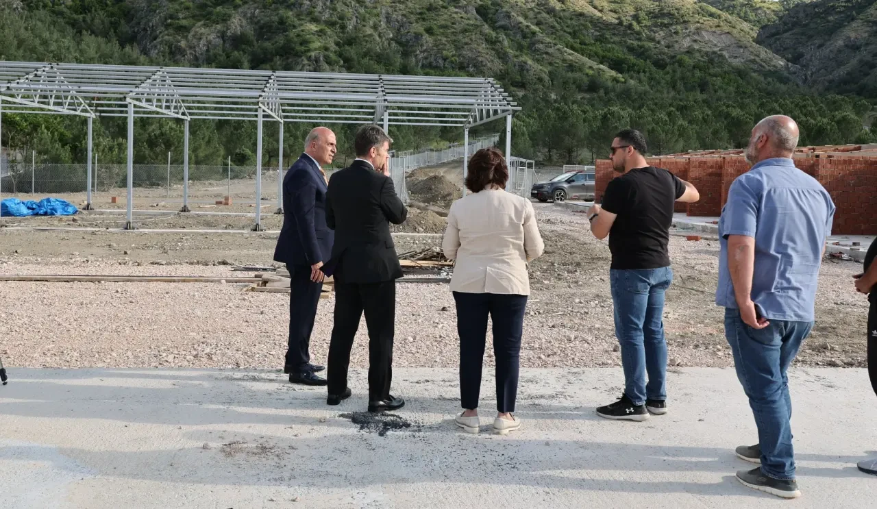 Vali Önder Bakan’dan Sokak Hayvanlarına Şefkat Eli: Barınak İnşaatında Yerinde İnceleme 1