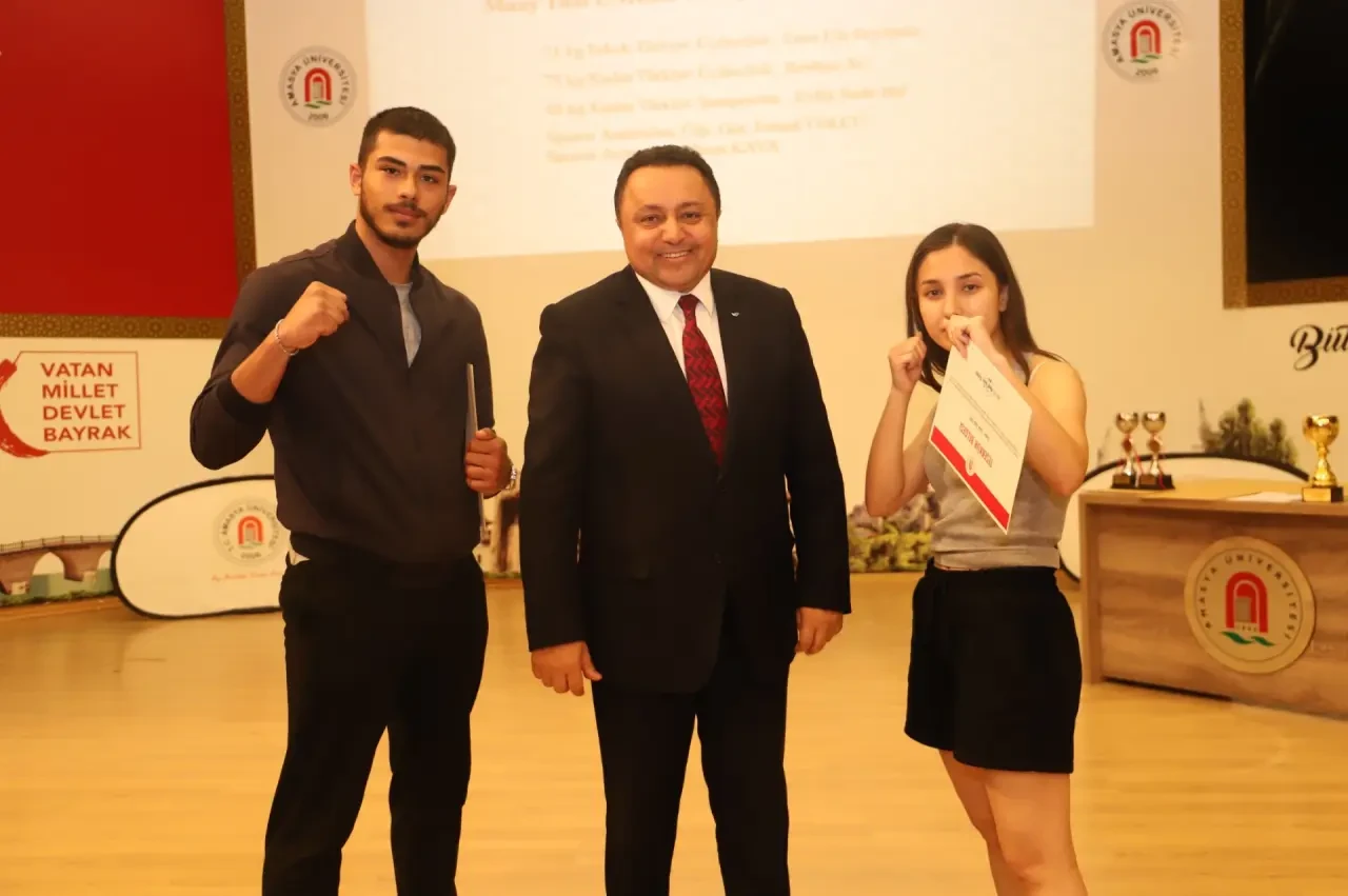 Amasya Üniversitesi’nde Şenlik Coşkusu Ödüllerle Taçlandı: 16. Bilim, Kültür, Sanat ve Spor Şenlikleri Sona Erdi 2