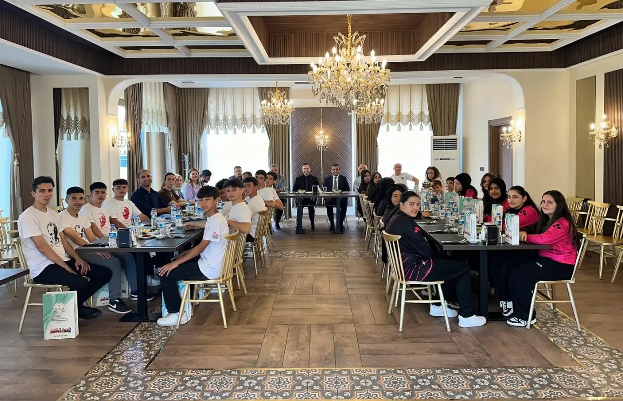 Suluova’da Başarılı Öğrenciler Onuruna Özel Kutlama Yemeği Düzenlendi 1