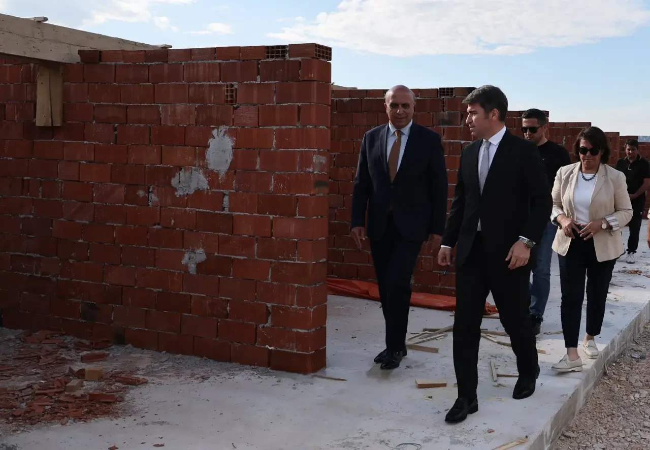 Vali Önder Bakan’dan Sokak Hayvanlarına Şefkat Eli: Barınak İnşaatında Yerinde İnceleme 2