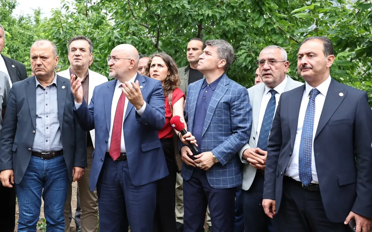 Amasya'da Zirai Donun Etkileri İncelendi, Çiftçilere Destek Sözü Verildi 2