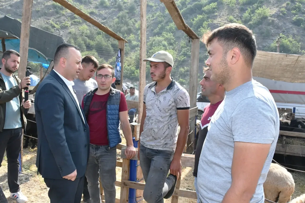 Başkan Turgay Sevindi Canlı Hayvan Pazarı’nı Ziyaret Etti 3