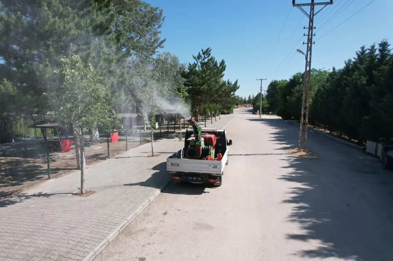 Suluova Belediyesi’nden Yedikır’da Haşerelere Karşı Etkin Mücadele 4