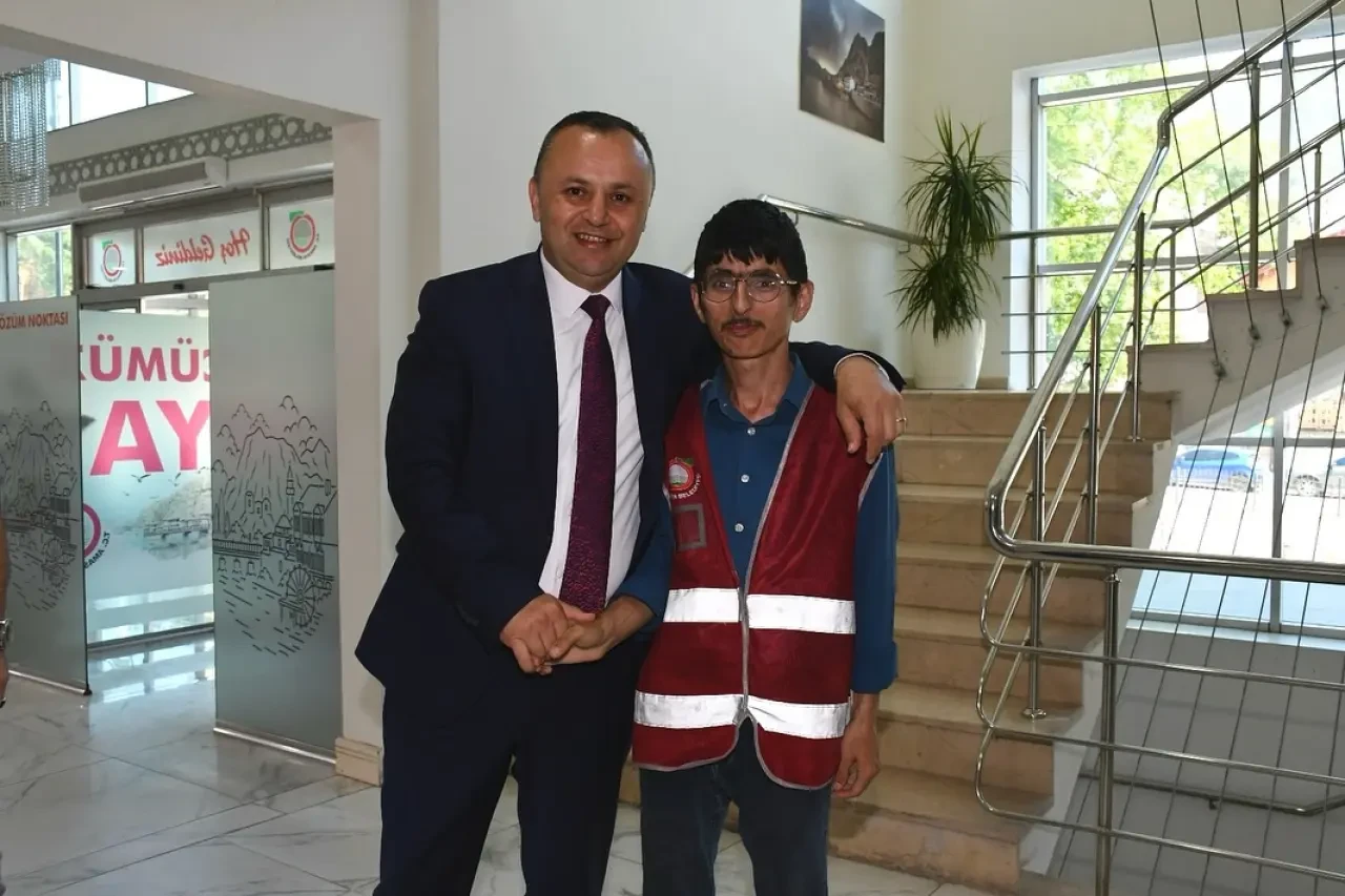 Başkan Sevindi, Amasya Belediyesi Çalışanlarıyla Bayramlaştı 1