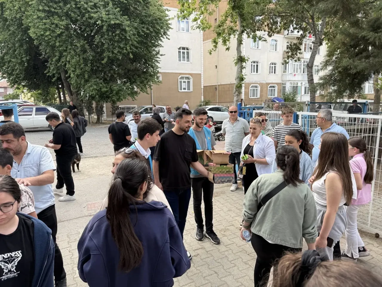 Merzifon’da LGS Adaylarına AK Gençlik’ten Moral Desteği 1