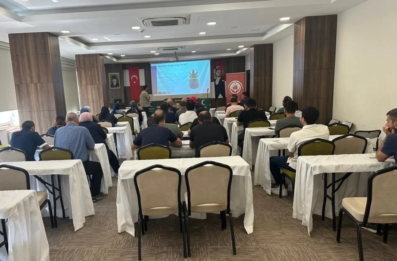 Amasya İl Özel İdaresi'nde “Bağımlılıkla Mücadele” Eğitimi Gerçekleştirildi 3
