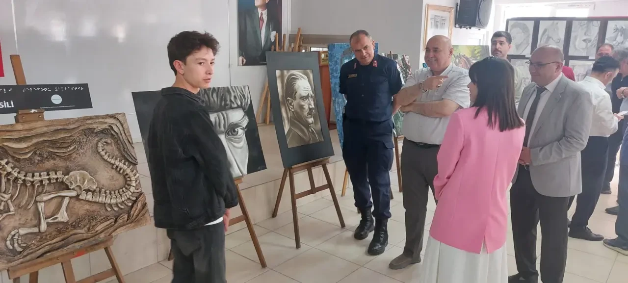 Gümüşhacıköy Şehit Sercan Koç Lisesi Öğrencilerinden Etkileyici Yıl Sonu Sergisi 2