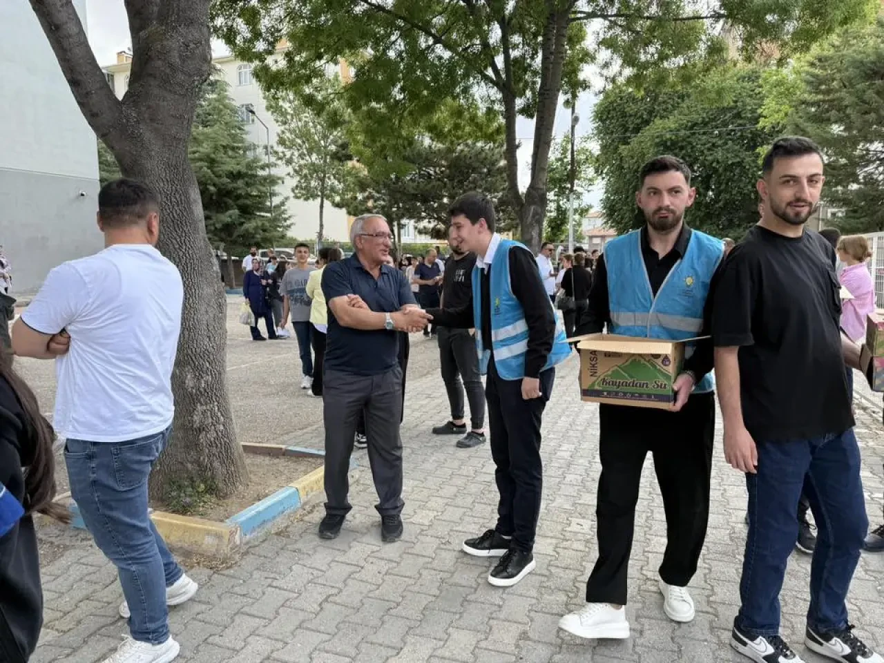 Merzifon’da LGS Adaylarına AK Gençlik’ten Moral Desteği 4
