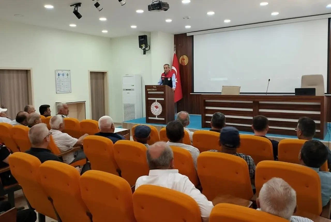 Amasya’da “Meyve Ağaçlarında Don Tehlikesi ve Önleme Yöntemleri” Toplantısı Düzenlendi 3