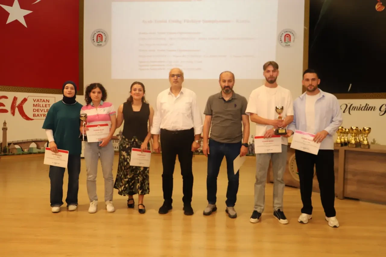Amasya Üniversitesi’nde Şenlik Coşkusu Ödüllerle Taçlandı: 16. Bilim, Kültür, Sanat ve Spor Şenlikleri Sona Erdi 3