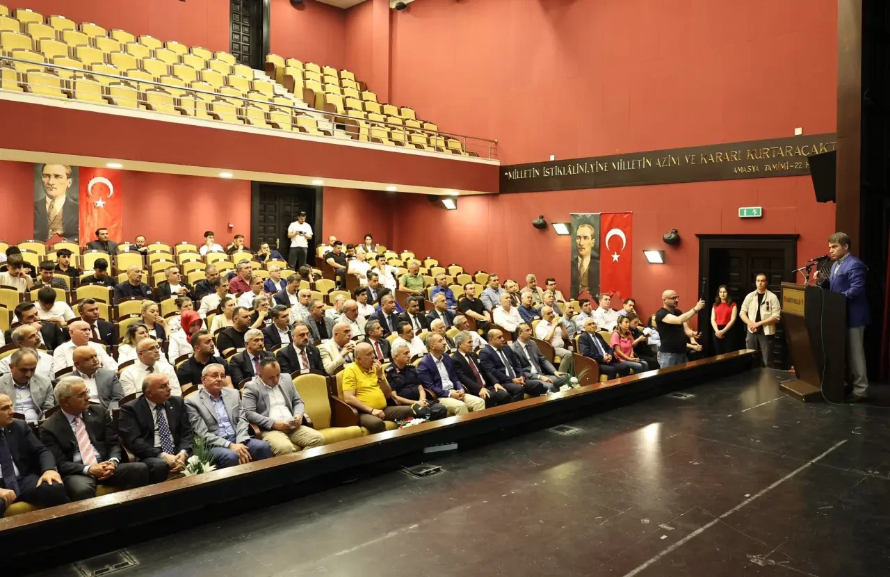 Cumhuriyeti Kuran Şehirler Paneli Amasya'da Gerçekleştirildi 4