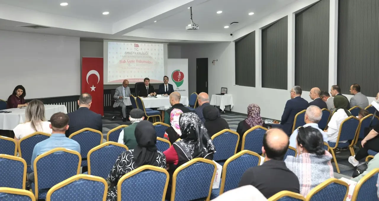 Amasya Valisi Önder Bakan, Halk Günü’nde Vatandaşlarla Buluştu 3