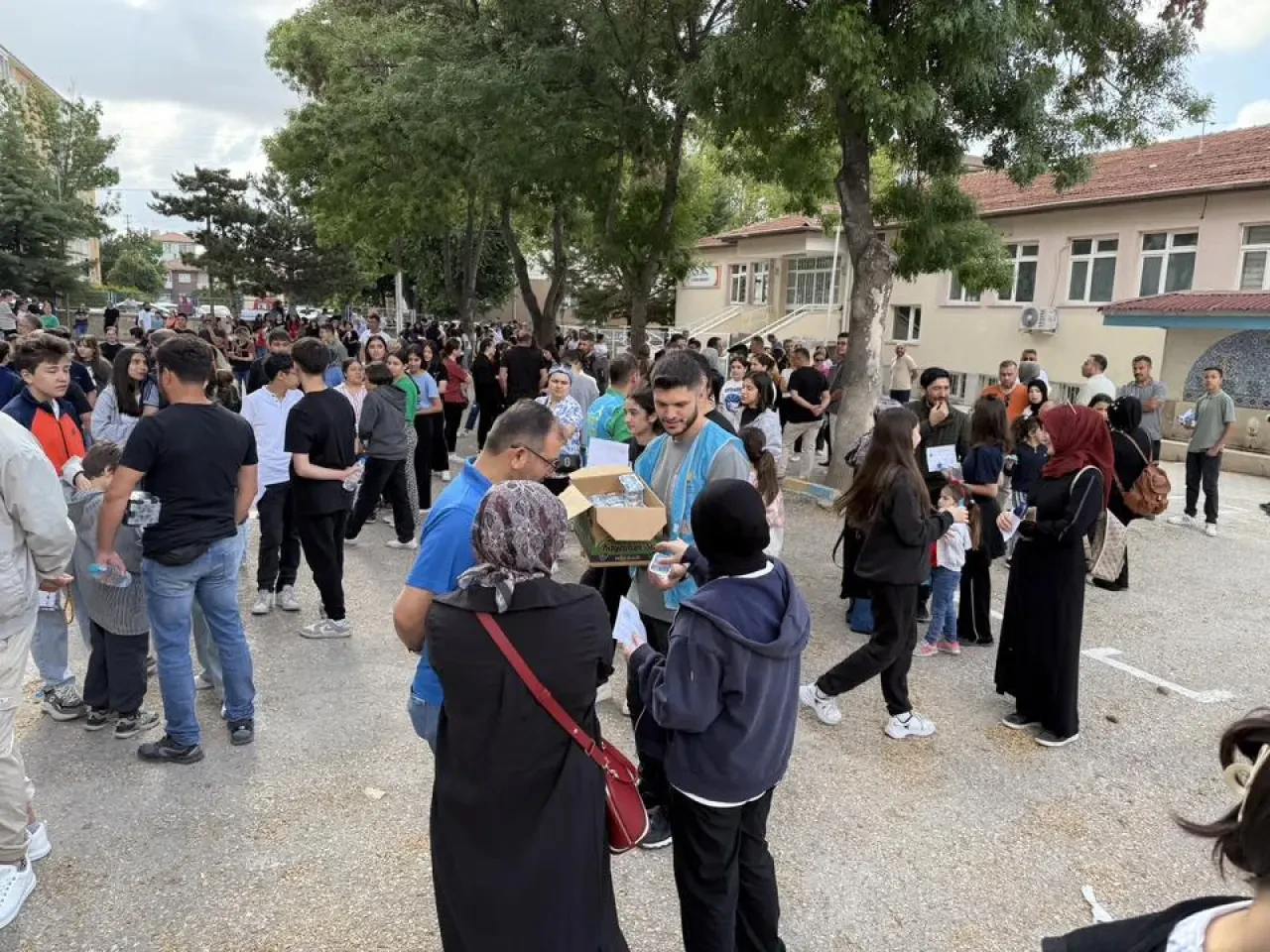 Merzifon’da LGS Adaylarına AK Gençlik’ten Moral Desteği 5