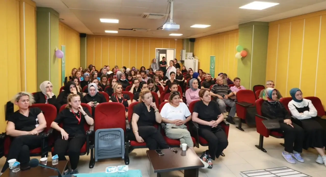 Hastane Personeline Hasta Hakları ve Etkili İletişim Eğitimi Verildi 3