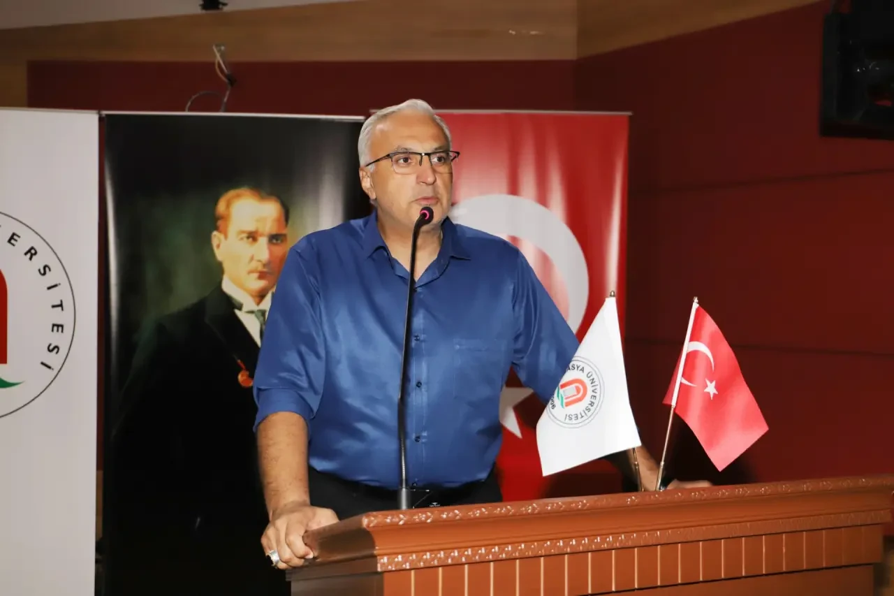 Amasya Üniversitesi’nde “Ruha Şifa Hoş Sada” Konferansı Yoğun İlgi Gördü 2