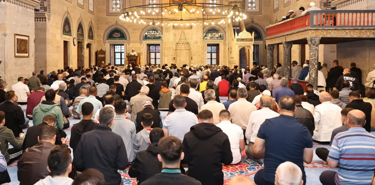 Amasya’da Kurban Bayramı Coşkusu: Eller Semaya Açıldı 5