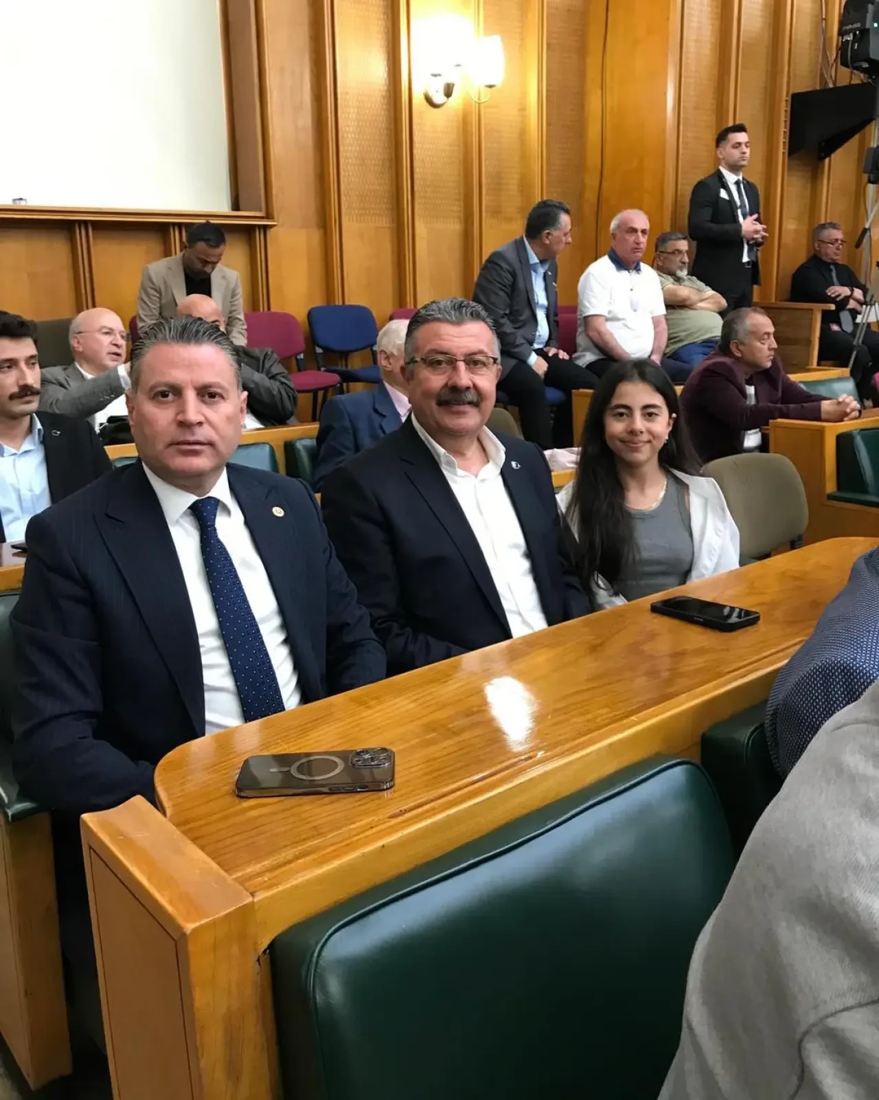 Başkan Alp Kargı, CHP Grup Toplantısı'na Kızıyla Katıldı 3