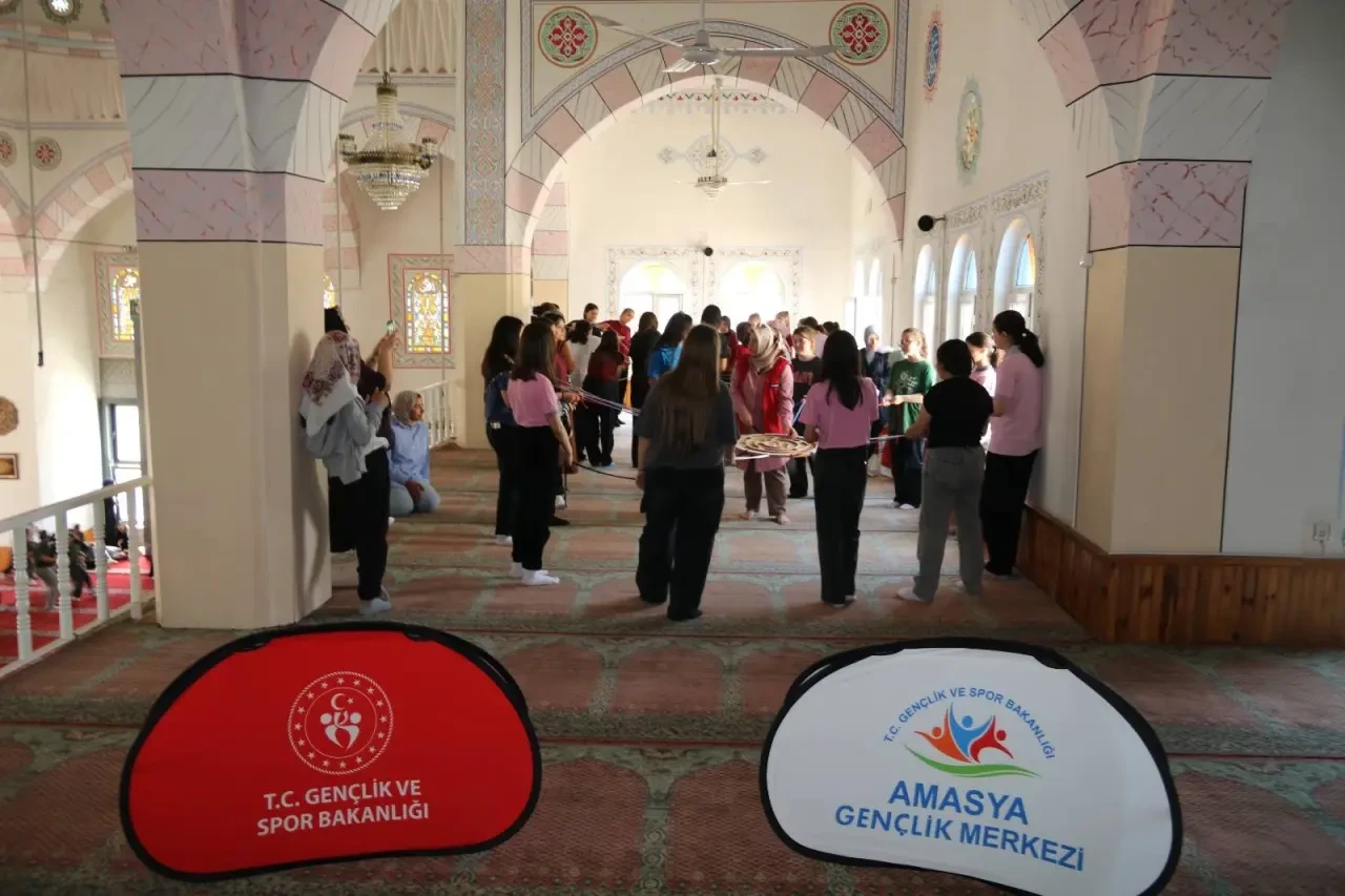 Gençlik Merkezi’nden Anlamlı Çıkartma: Öğrencilerle Çevre ve Değer Günü 3