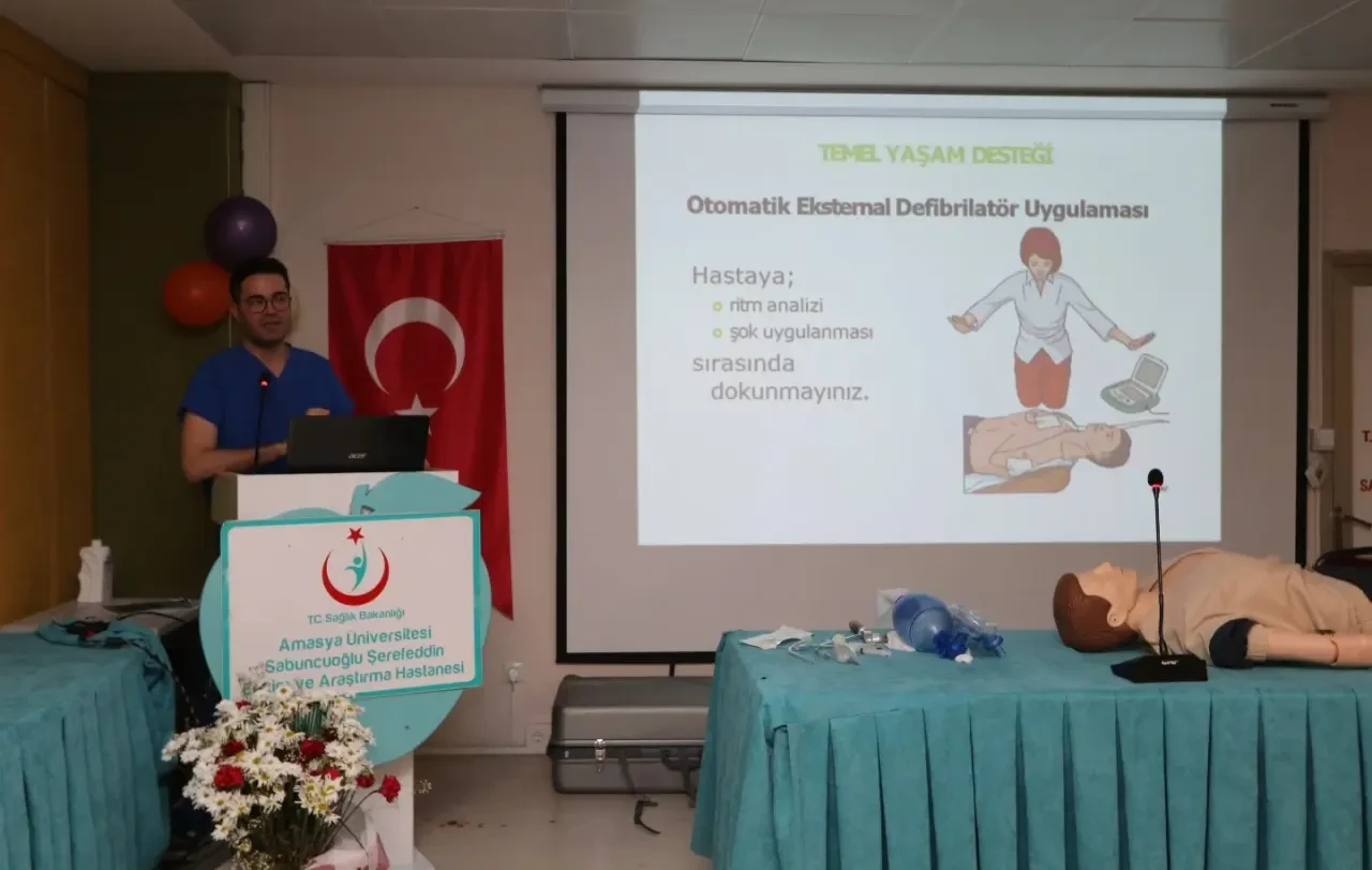 Amasya Üniversitesi Hastanesi’nde Tüm Sağlık Personeline CPR Eğitimi Verildi 3