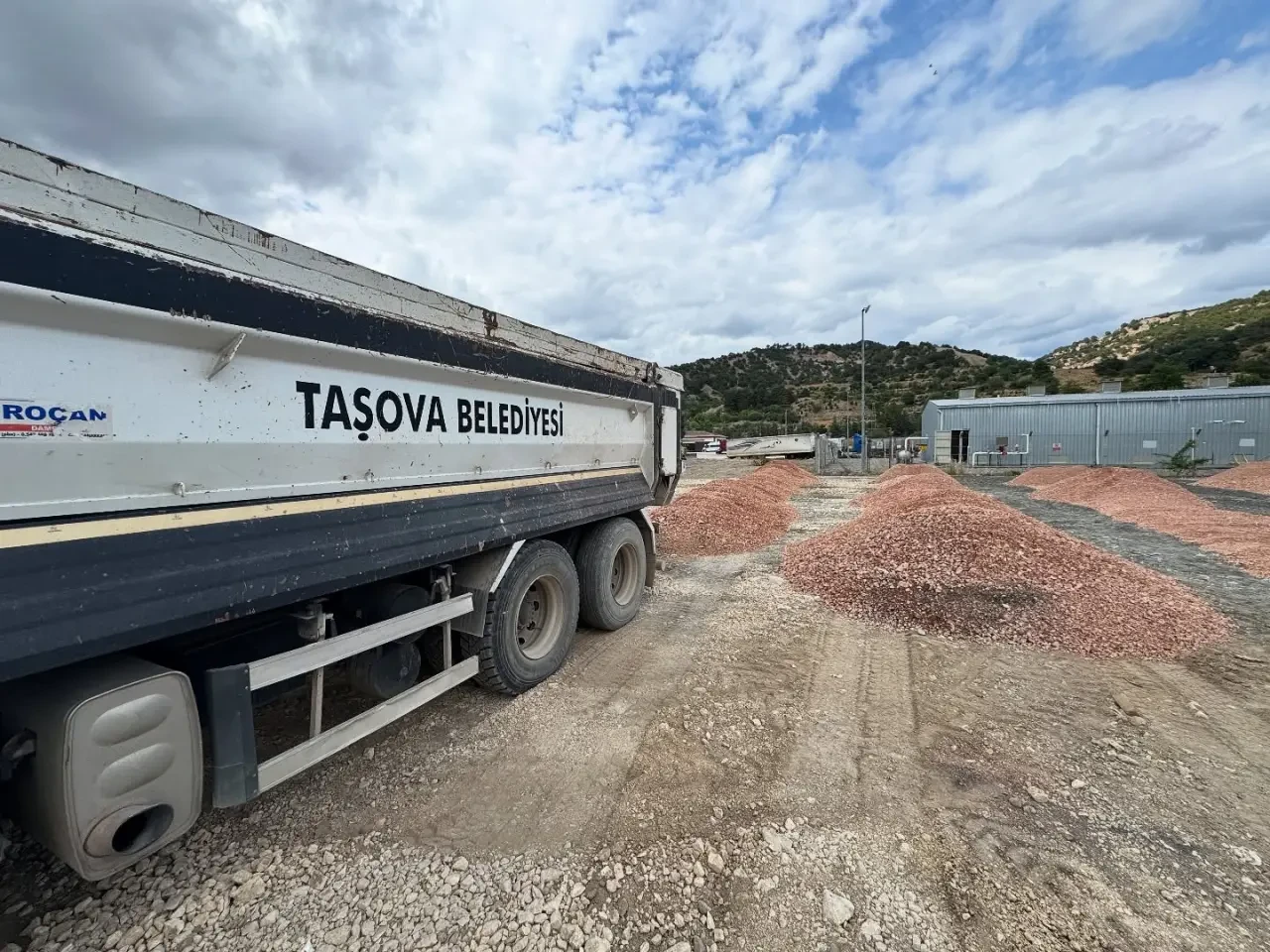 Taşova’da Trafik Rahatlıyor: Tır Parkı Projesi İçin Çalışmalar Başladı 3