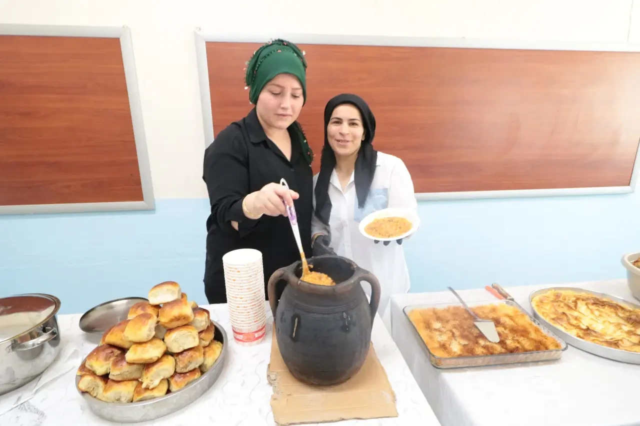 Amasya Üniversitesi'nden Boğaköy’de Bilimle Dolu Gün: “Bilim Kafe” Etkinliği Yoğun İlgi Gördü 3