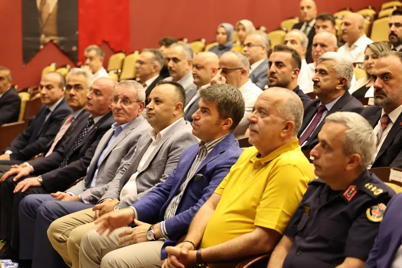 Cumhuriyeti Kuran Şehirler Paneli Amasya'da Gerçekleştirildi 2