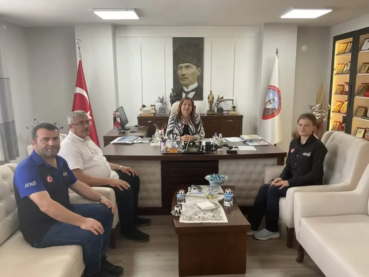 Gümüşhacıköy Belediye Başkanı Zehra Özyol’a Nezaket Ziyaretleri Sürüyor 1