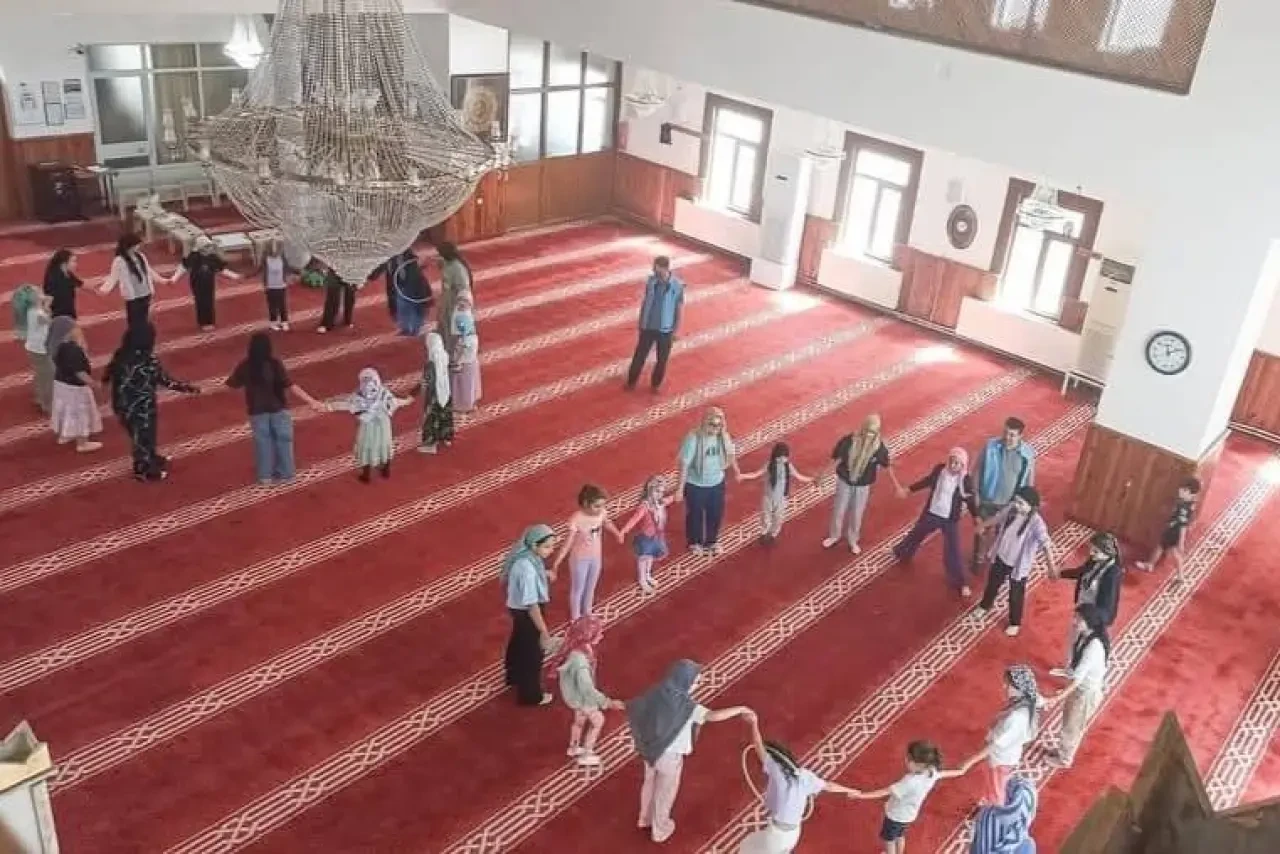 Yaz Kur’an Kursu Öğrencileri Hem Eğleniyor Hem Öğreniyor 4