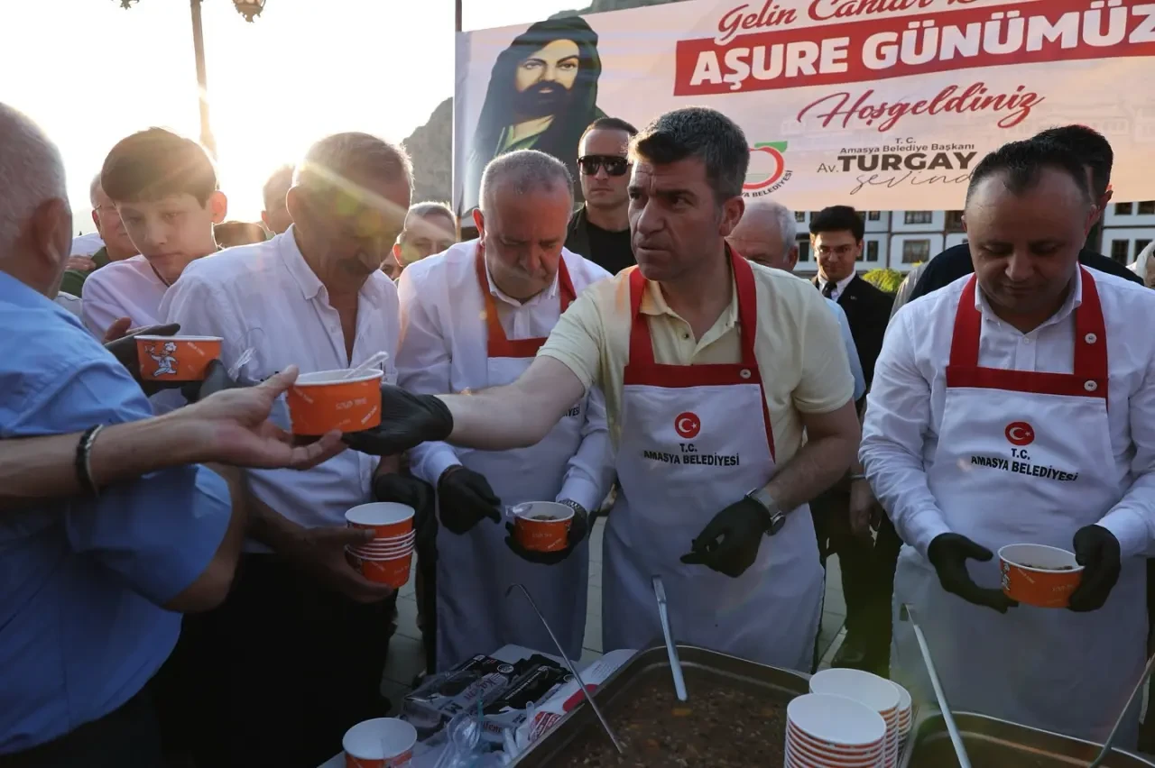 Amasya’da Muharrem Ayı Bereketi: Şehzadeler Gezi Yolu’nda Aşure İkramı 1